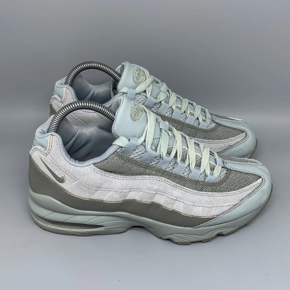 Nike Air Max 95 Premium Light Gray Green 905348-015 Men’s Sz 7 Womens Sz 8.5